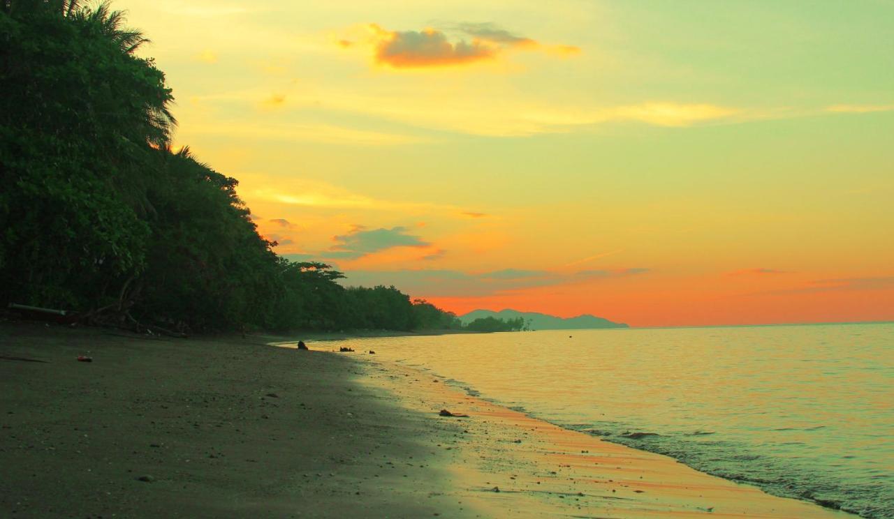 Fx72 Beach Resort Maumere Ngoại thất bức ảnh
